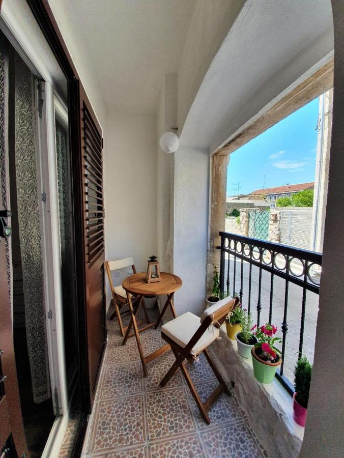 Apartments Kut Vis Rum bild