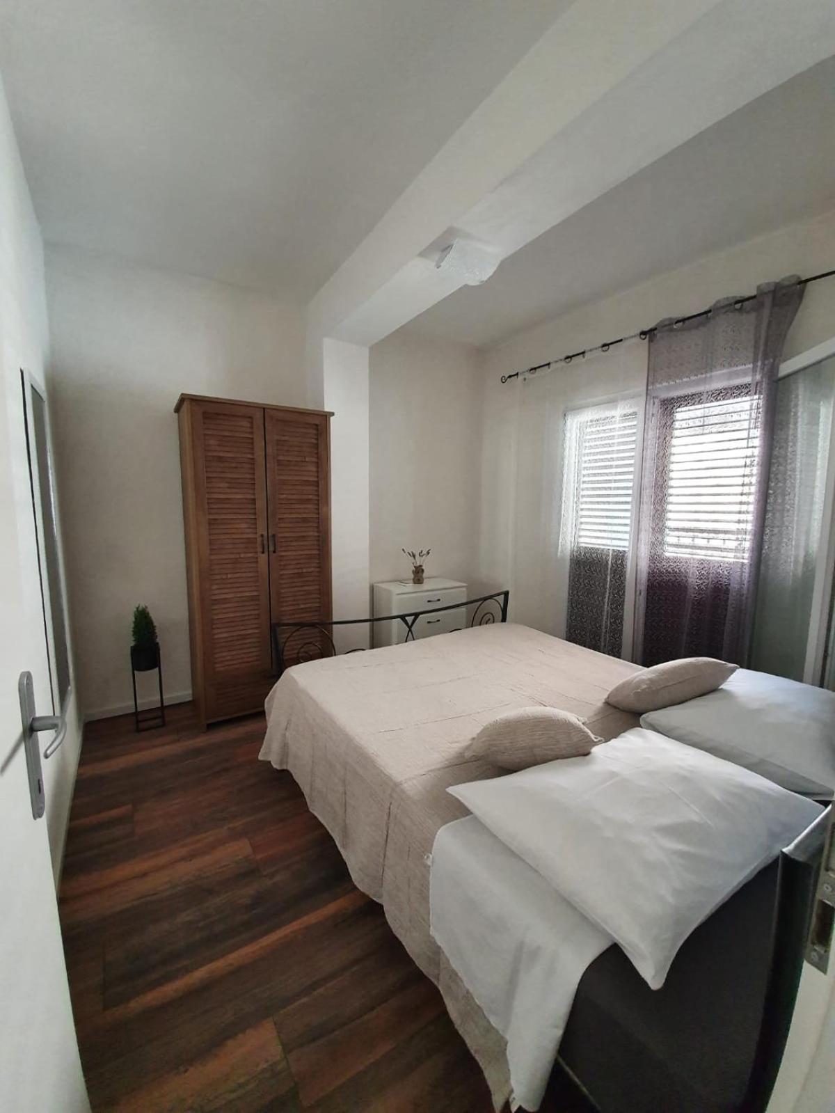 Apartments Kut Vis Rum bild